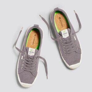 Caruma Grey White Sneakers Cariuma Oca Low Canvas in Mystic Grey 8 1/2